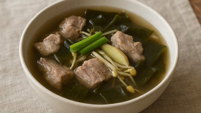 Pork Spare Ribs and Kelp Soup